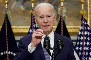 Ông Biden nói ngân hàng Mỹ an toàn nhưng cần củng cố quy định