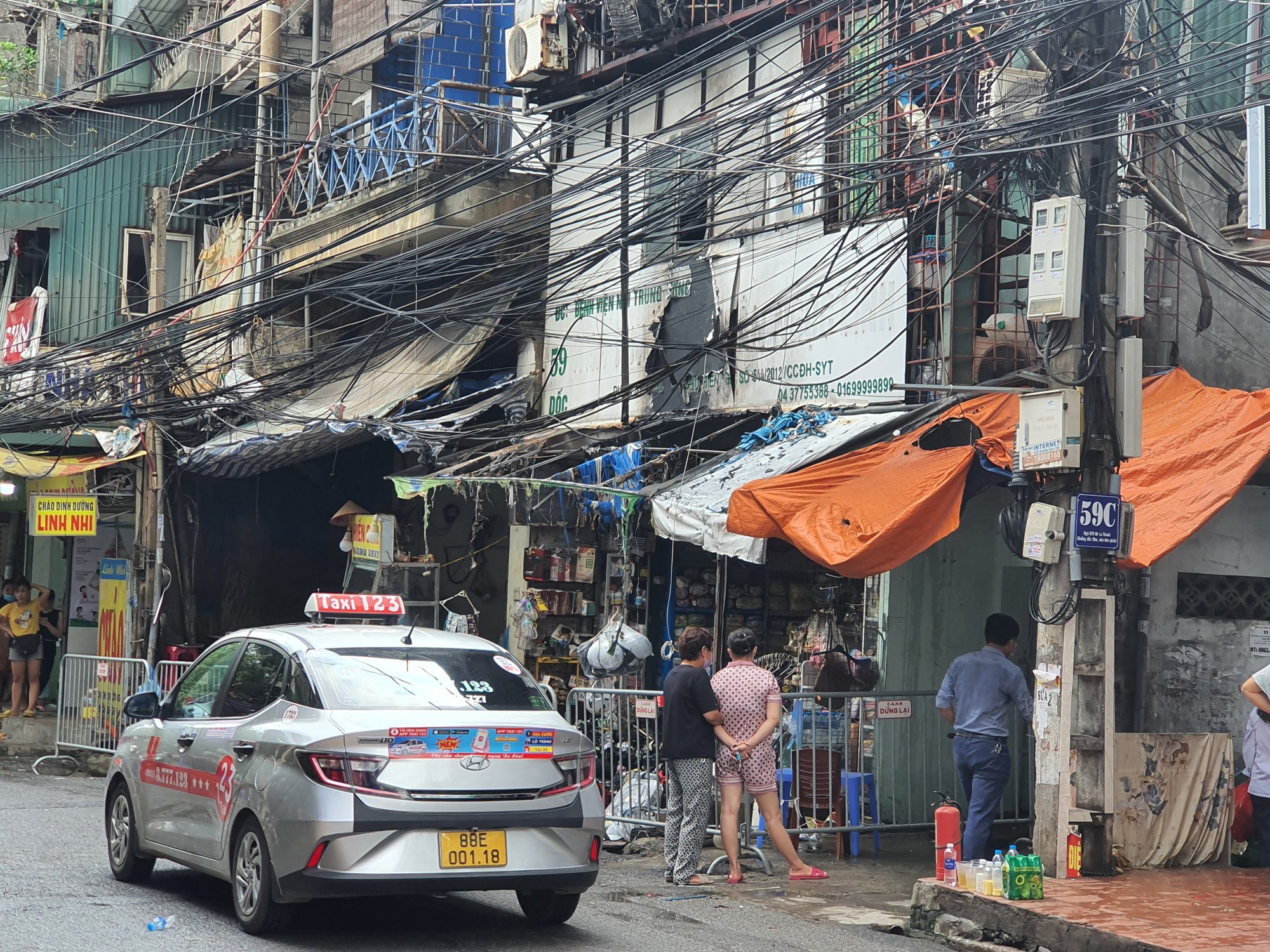 Cháy nhà gần Bệnh viện Nhi Trung ương Đê La Thành Hà Nội