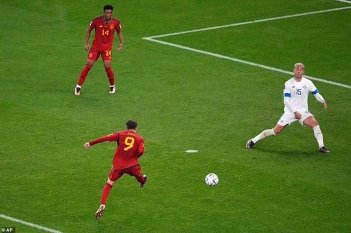 Gavi ghi danh vào lịch sử World Cup sau trận thắng 7