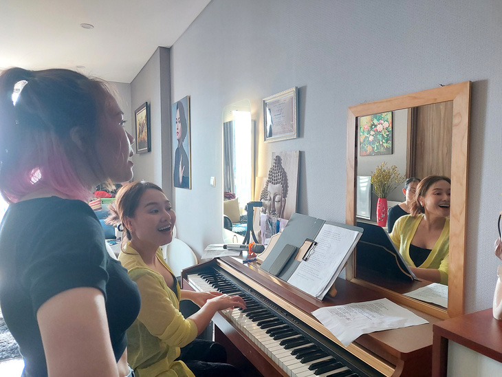 Tìm thầy luyện giọng để... hát karaoke