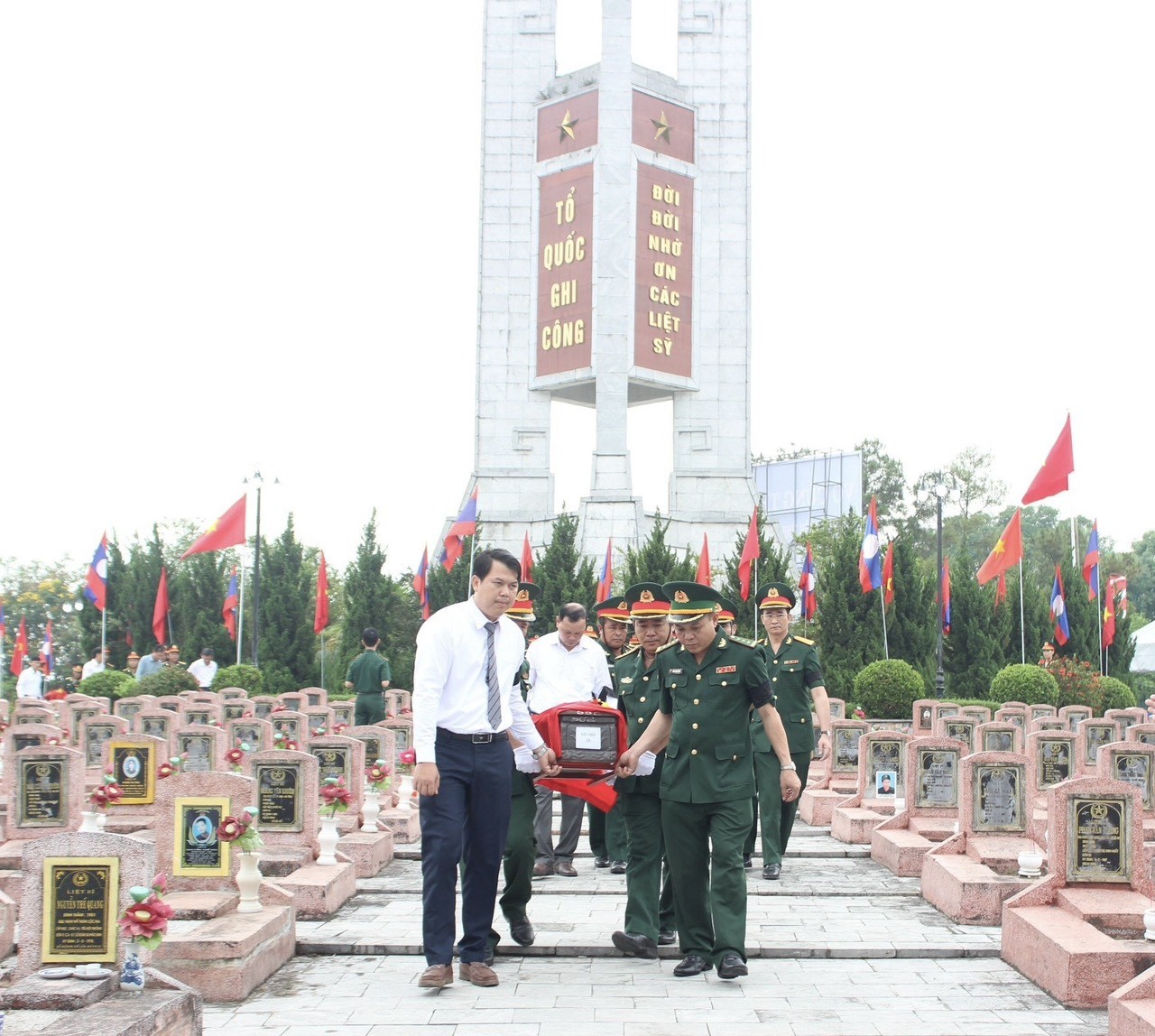 Nghệ An: Truy điệu, an táng 87 hài cốt liệt sĩ hy sinh tại Lào